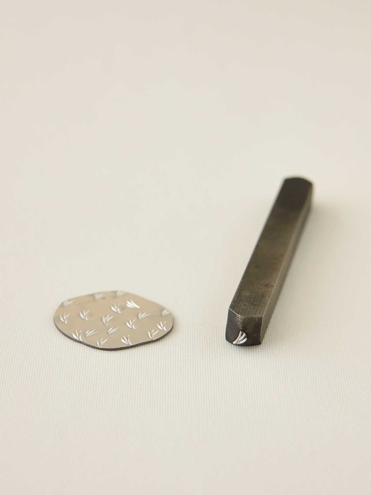 SHIPPŌのつくりかた<br>彫金とガラス釉薬でつくる、バスタイユの七宝